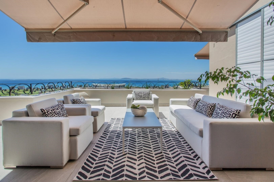 2 Bedroom Property for Sale in Green Point Western Cape